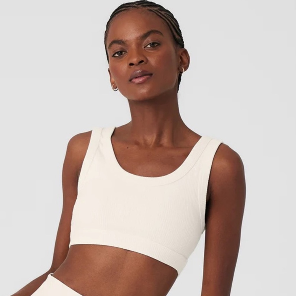 alo yoga Wellness Bra in ivory